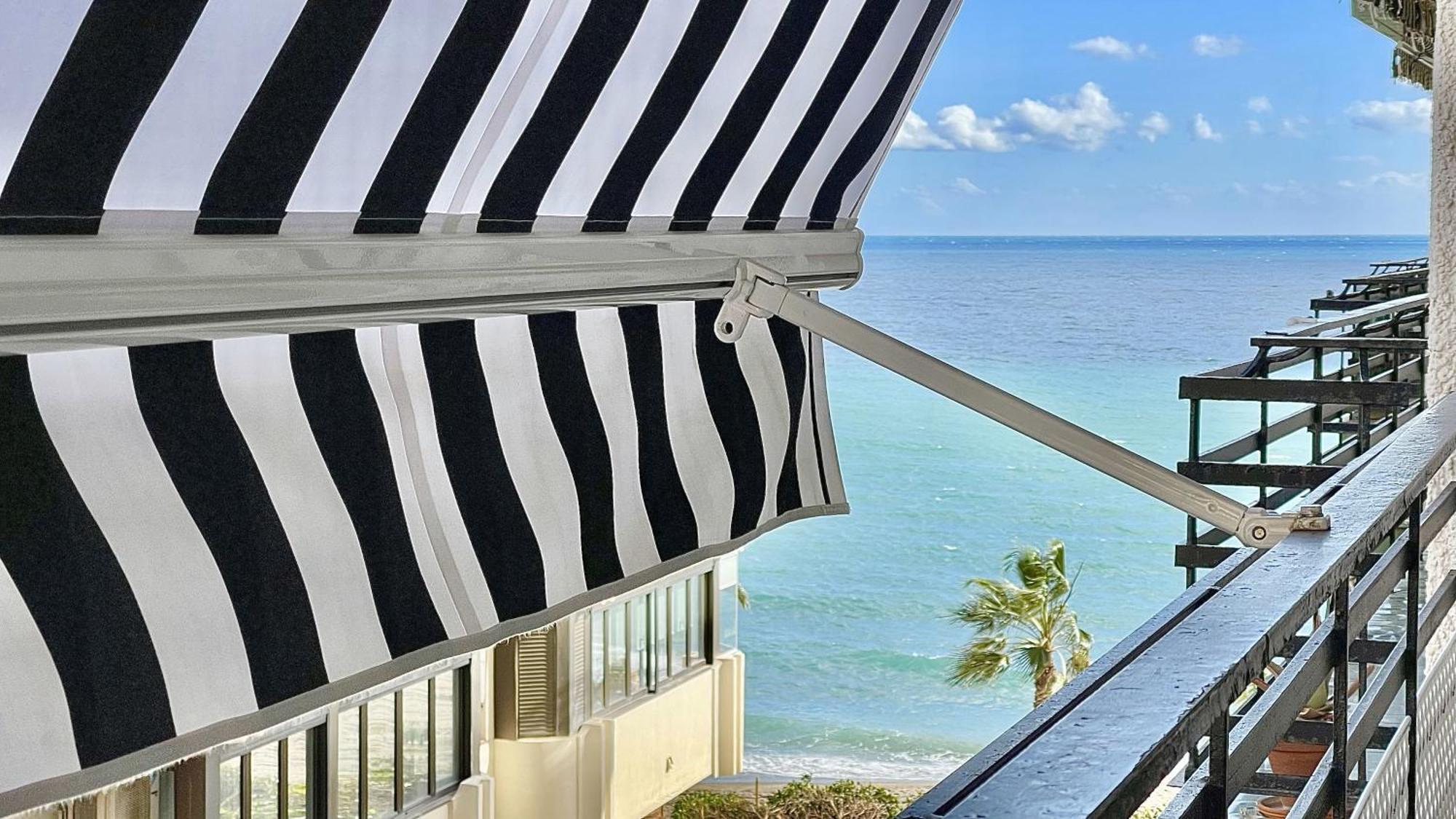 Beachfront 1Br Apartment In Center Of Marbella! エクステリア 写真