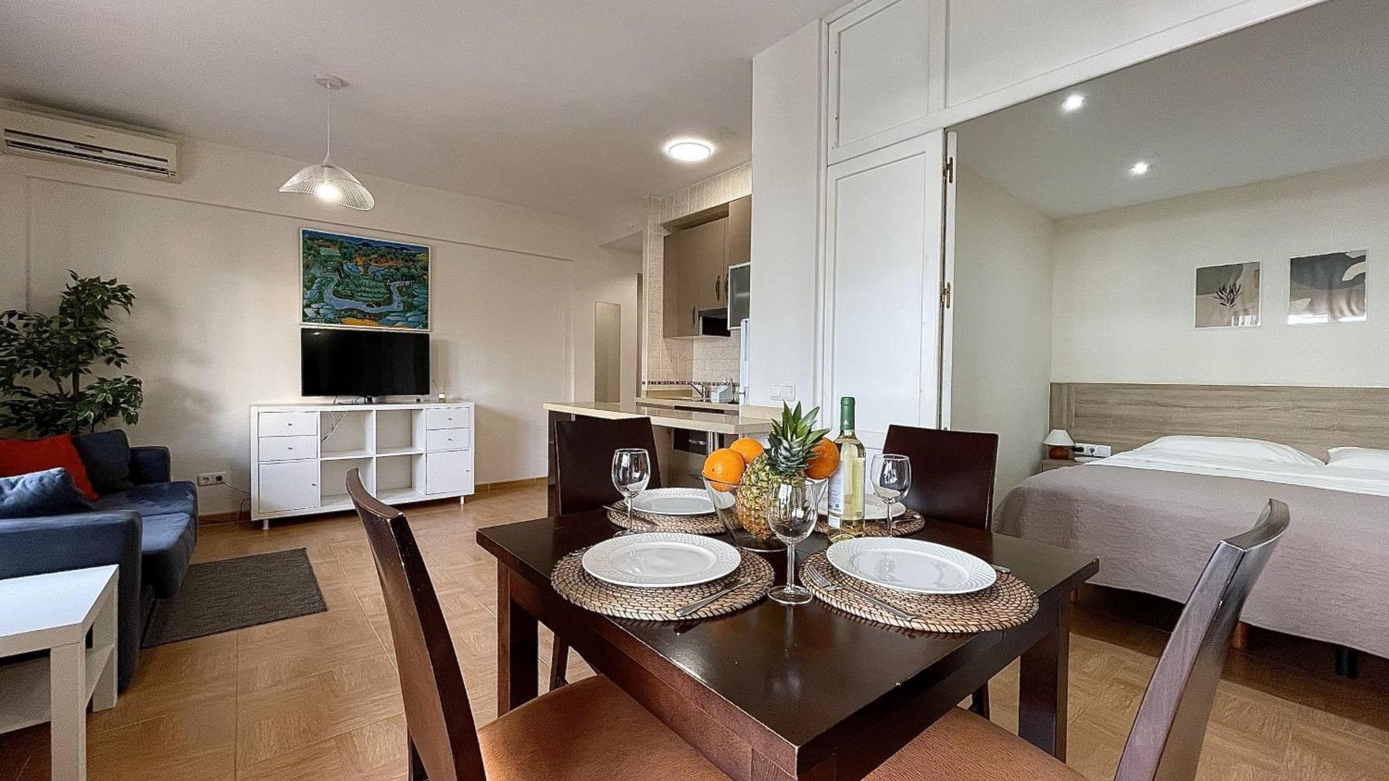 Beachfront 1Br Apartment In Center Of Marbella! エクステリア 写真